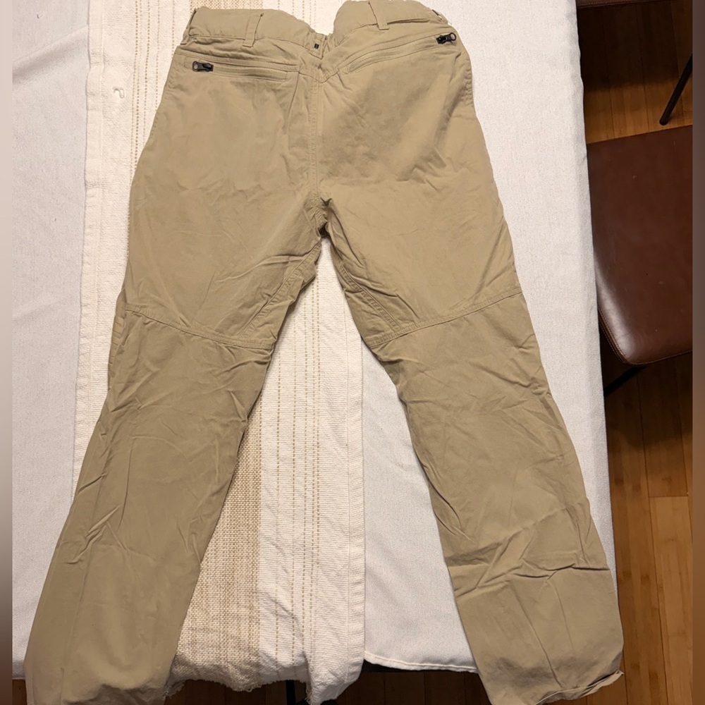 Classic Men's Khaki Chinos